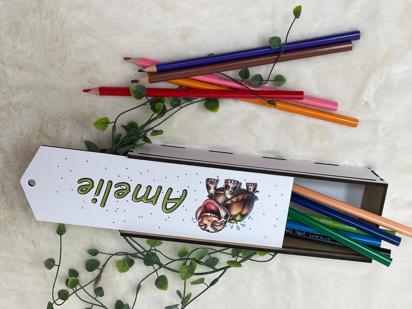 Geschenk zur Einschulung: Holzbox mit personalisierbarer Fläche und Tiermotiv