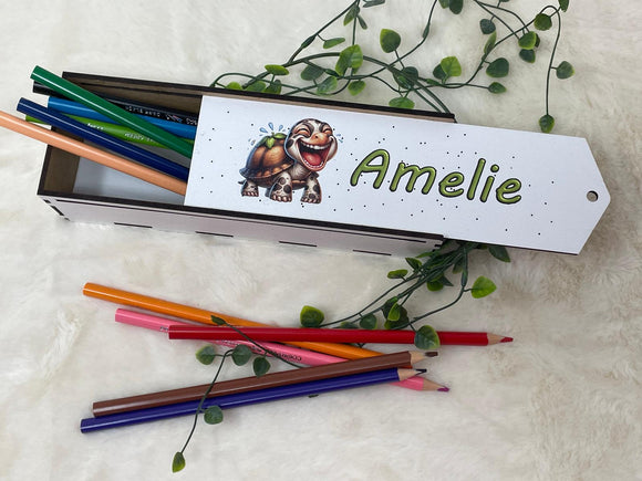 Geschenk zur Einschulung: Holzbox mit personalisierbarer Fläche und Tiermotiv