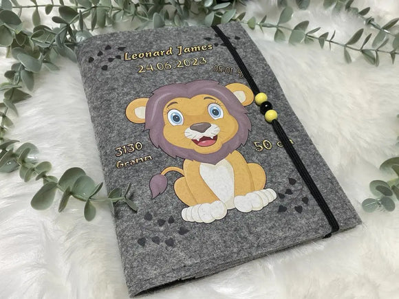U Heft Hülle Filz mit Namen | Impfpasshülle löwe | Untersuchungsheft hülle personalisiert|  geschenk geburt Junge Mädchen u-heft Hülle Fadensalat-shop