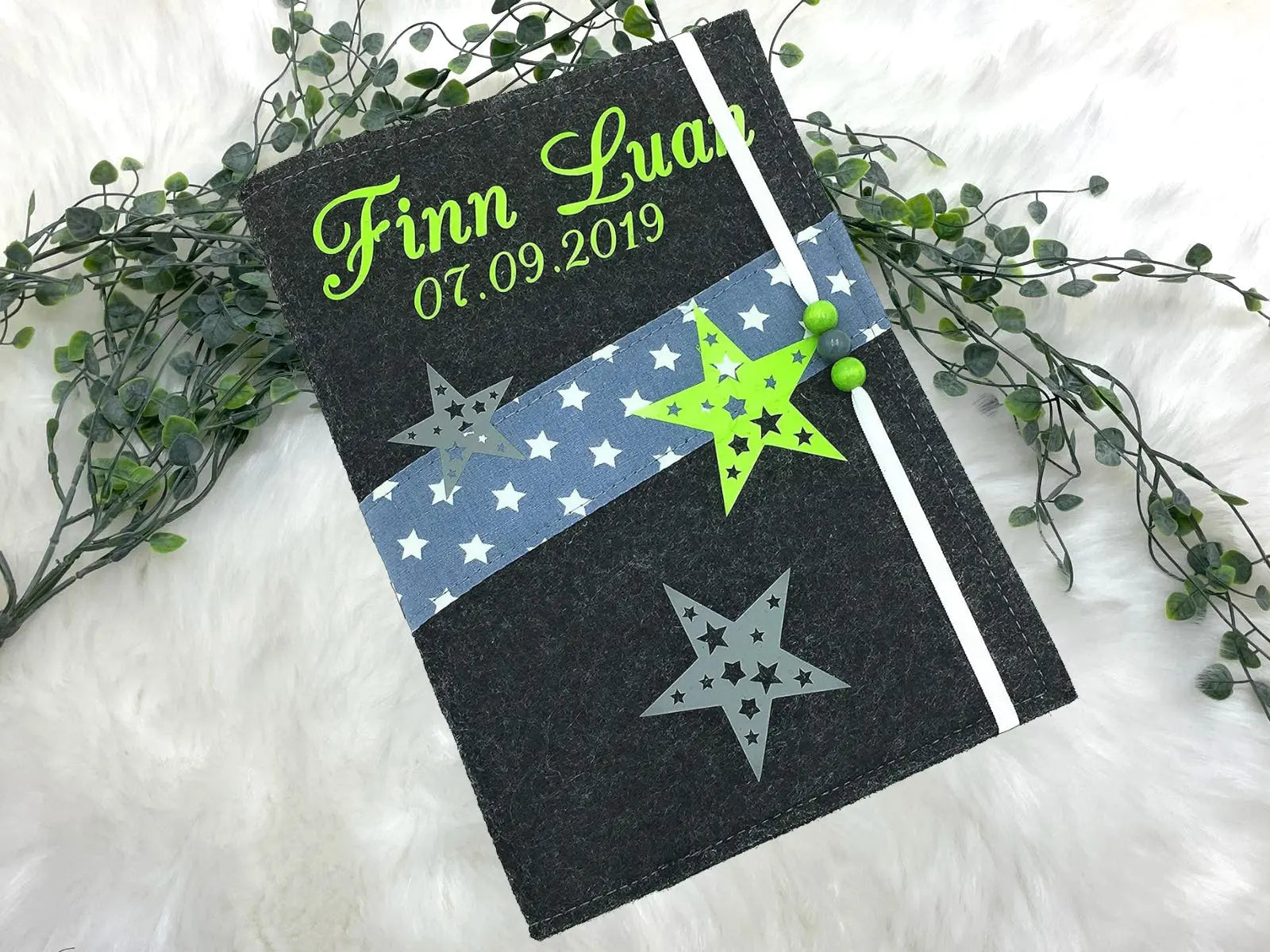 U Heft Hülle Filz mit Namen personalisiert | Impfpass Sterne verschiedene Farben | Untersuchungsheft Hülle filz Geschenk Geburt | Junge Mädchen taufe Fadensalat-shop