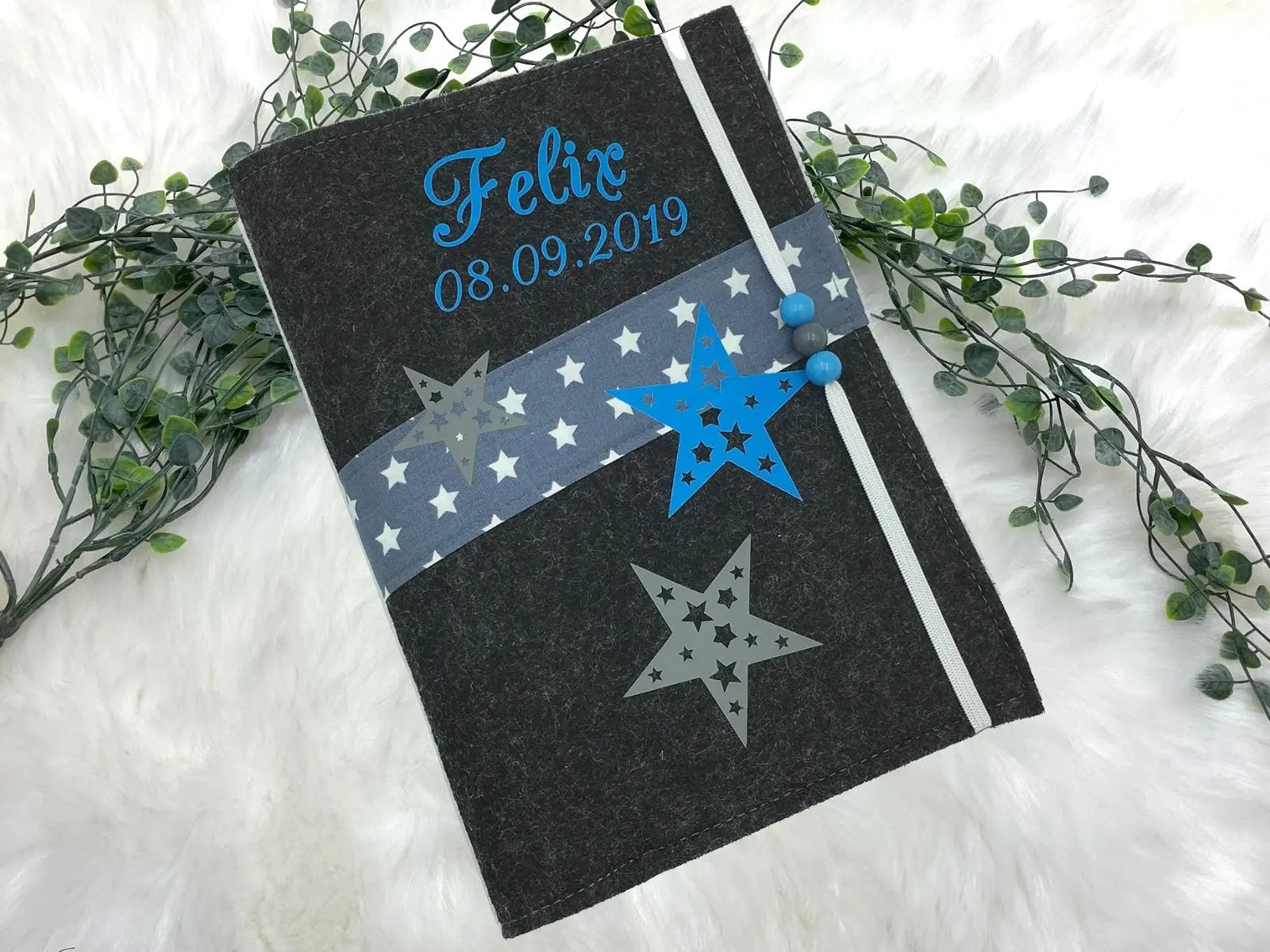 U Heft Hülle Filz mit Namen personalisiert | Impfpass Sterne verschiedene Farben | Untersuchungsheft Hülle filz Geschenk Geburt | Junge Mädchen taufe Fadensalat-shop