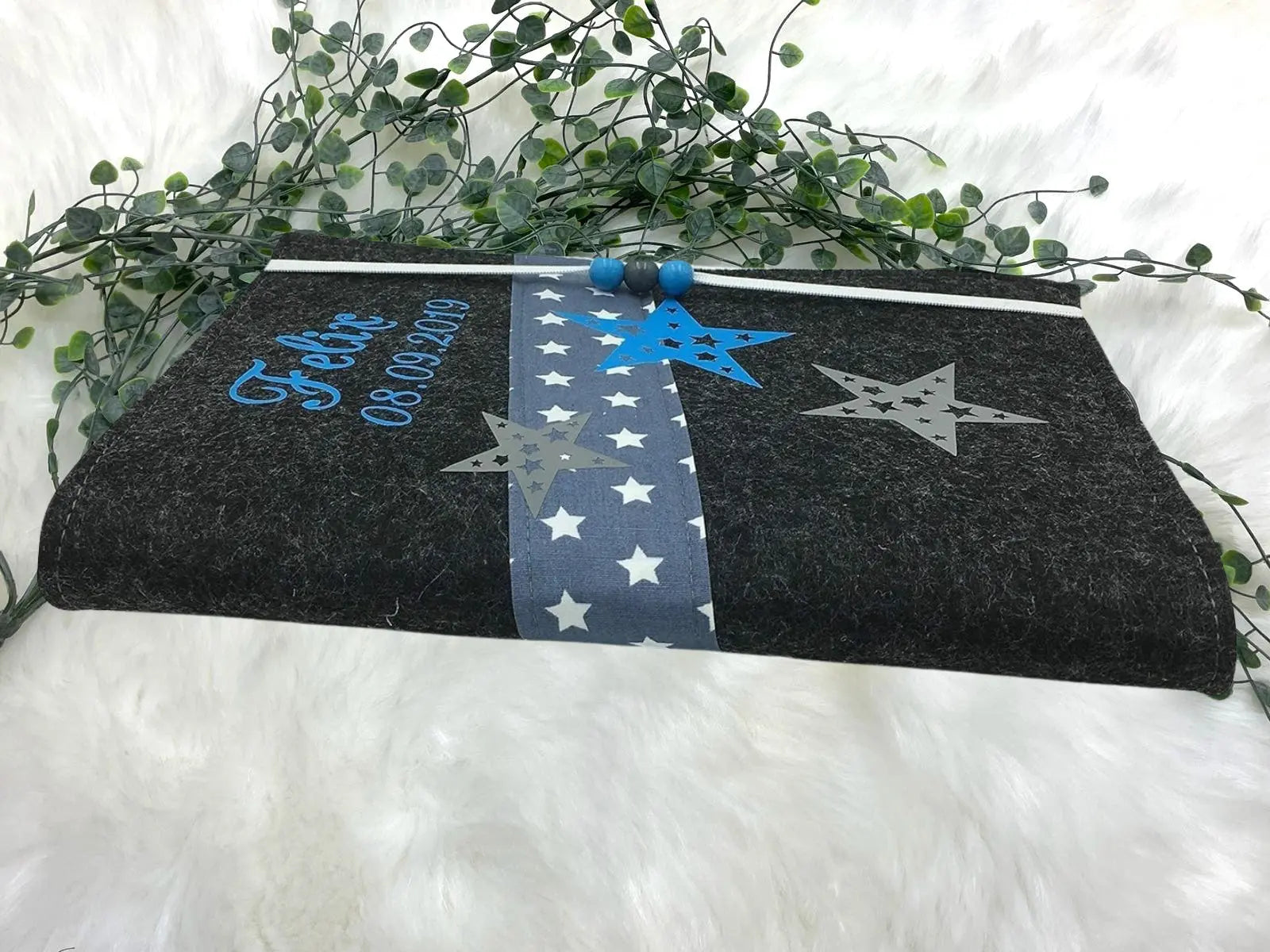 U Heft Hülle Filz mit Namen personalisiert | Impfpass Sterne verschiedene Farben | Untersuchungsheft Hülle filz Geschenk Geburt | Junge Mädchen taufe Fadensalat-shop