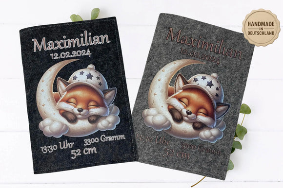 Personalisierbare U-Heft-Tasche mit schlafendem Fuchs und Mütze – ideales Geschenk zur Geburt.