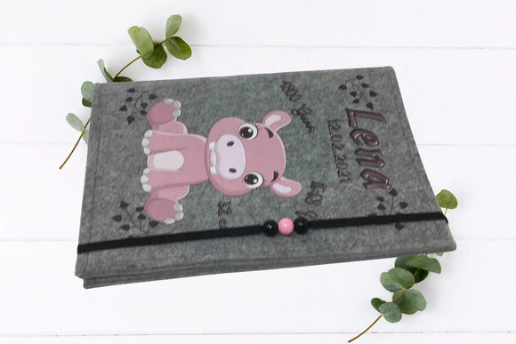 
Filzhülle mit Geburtsdaten & Nilpferd