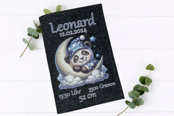 U-Heft Hülle Panda im Mond – personalisiert mit Name & Geburtsdaten Fadensalat-shop