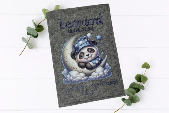 U-Heft Hülle Panda im Mond – personalisiert mit Name & Geburtsdaten Fadensalat-shop