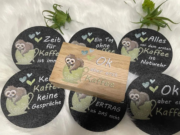 Set aus runden Filzuntersetzern mit Kaffee-Sprüchen und liebevoll gestalteten Motiven