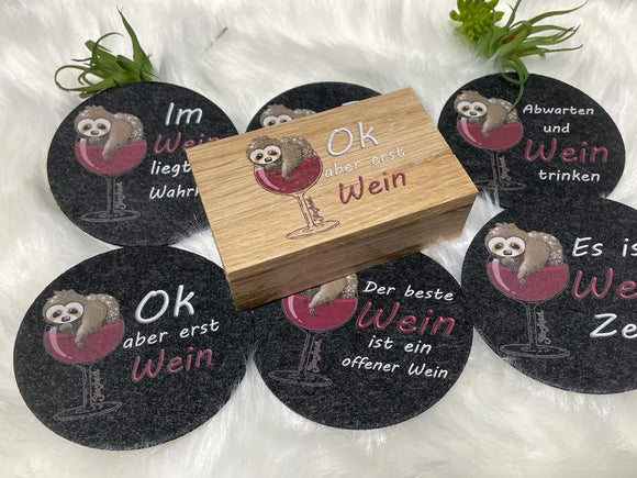 Lustige Weinsprüche auf grauen und schwarzen Untersetzern aus Filz