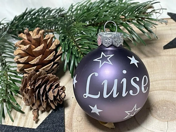 Personalisierte Weihnachtskugel aus Glas mit Name „Papa“ und Schneeflocken in Schwarz