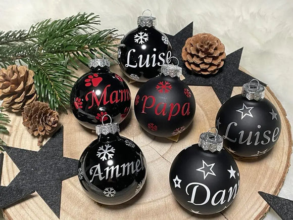Elegante Glaskugel Schwarz mit Name „Amelie“ – personalisierter Baumschmuck zu Weihnachten