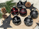 Handgefertigte schwarze Weihnachtskugel mit Name & Sternen als Geschenkidee