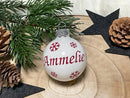 Weihnachtskugel mit Name aus Glas 6cm Wunschtext Weiß Glänzend Personalisierte Christbaumkugel Fadensalat-shop