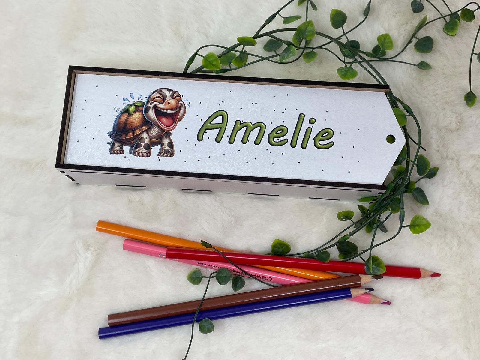 Stiftebox aus Holz Personalisiert | Geschenk Einschulung | Federmäppchen Holzbox stifte etui | Stiftehalter Schulanfang | Mädchen und Junge | schildkröte