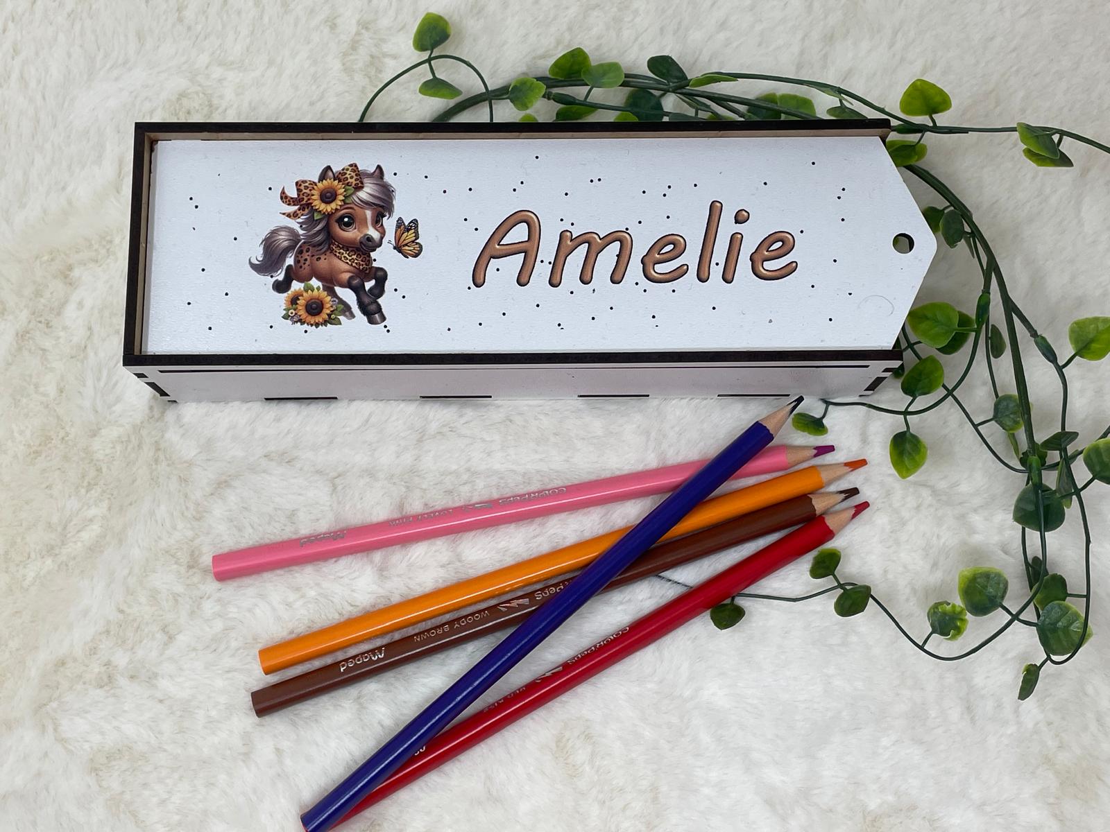 Stiftebox aus Holz Personalisiert | Geschenk Einschulung | Federmäppchen Holzbox stifte etui | Stiftehalter Schulanfang | Mädchen und Junge | Pferd