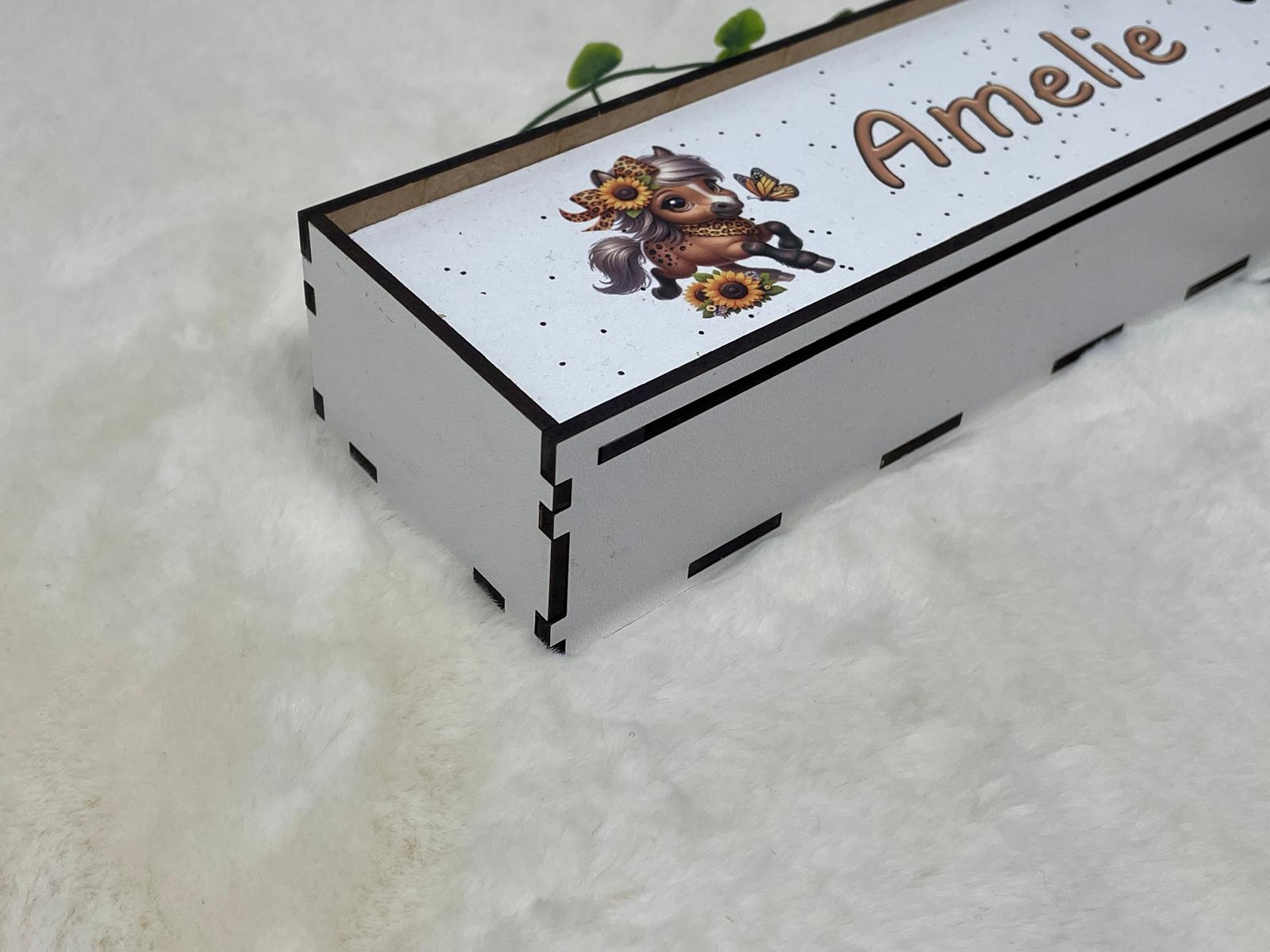 Stiftebox aus Holz Personalisiert | Geschenk Einschulung | Federmäppchen Holzbox stifte etui | Stiftehalter Schulanfang | Mädchen und Junge | Pferd