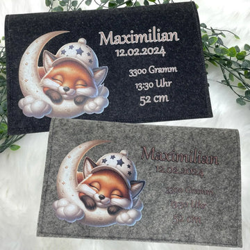Personalisierte Windeltasche aus Filz mit schlafendem Fuchs auf dem Mond