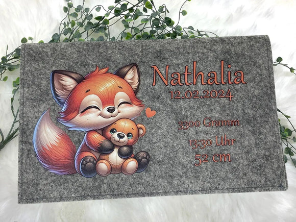 Filz-Wickeltasche mit Name, Geburtsdatum und Geburtsdaten – Motiv Fuchs mit Teddy