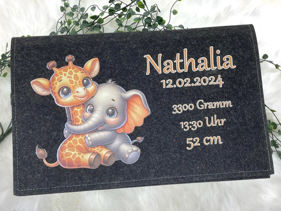 Wickeltasche mit Babyname „Nathalia“ und süßem Giraffen-Elefanten-Duo