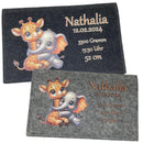 Geburtsgeschenk mit Giraffe und Elefant auf Filz – individuell bedruckt