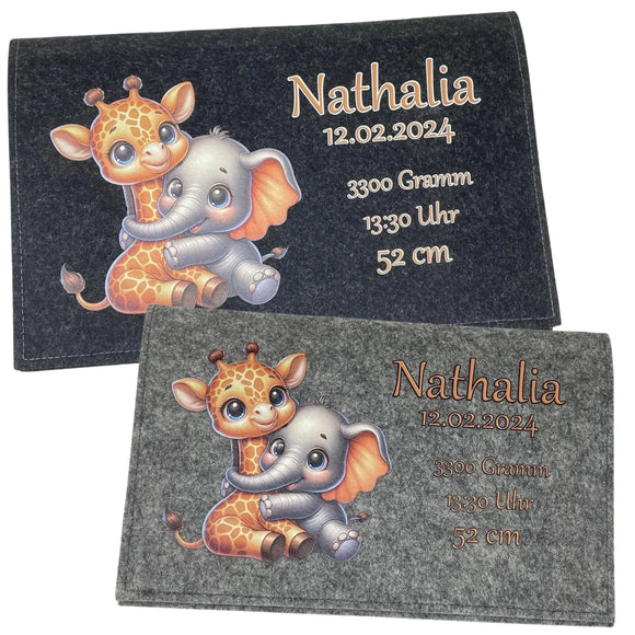 Geburtsgeschenk mit Giraffe und Elefant auf Filz – individuell bedruckt