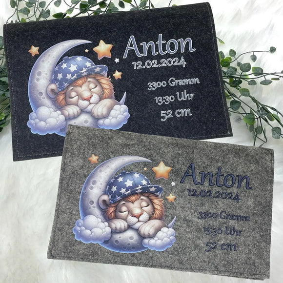 Geburtstasche mit Löwe auf Halbmond – Filzdesign mit liebevoller Personalisierung