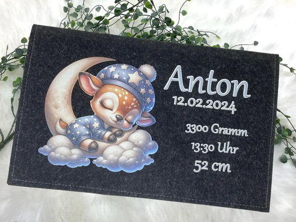 Filztasche zur Geburt mit niedlichem Rehkitz-Motiv und Geburtsinformationen