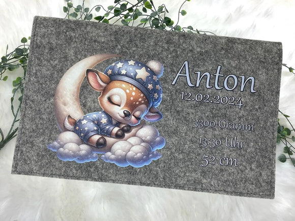 Baby-Windeltasche mit schlafendem Reh, Halbmond und Sternenmütze – grau