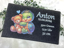 Grau-schwarze Windeltasche aus Filz mit Babyname „Anton“ und Schildkröte mit Teddy
