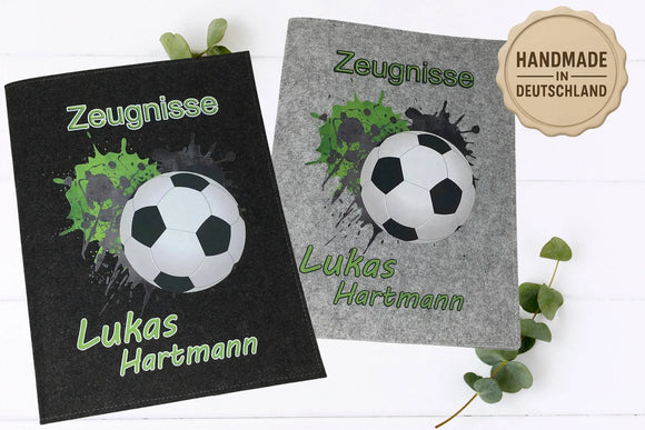 Zeugnismappe Fußball grün personalisiert – ideal zur Einschulung oder als Geschenk für sportbegeisterte Kinder.