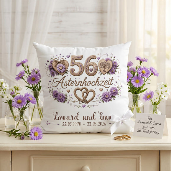 Personalisiertes Kissen zur Asternhochzeit mit violetten Astern und Herzen