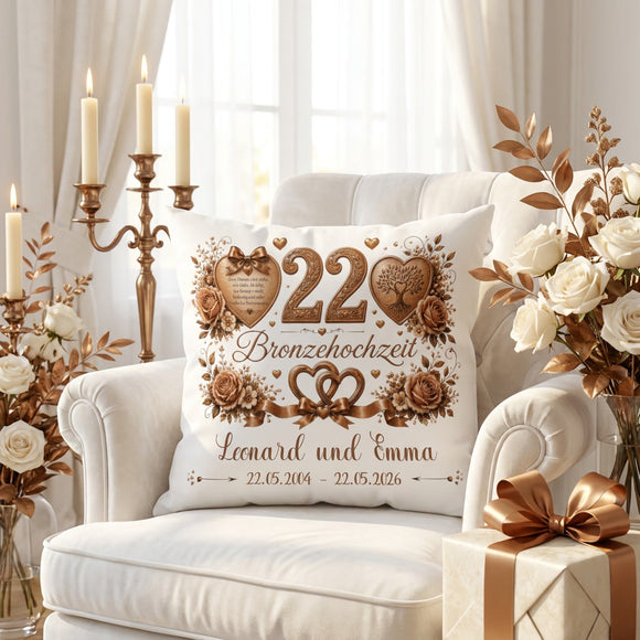 Geschenk Bronzehochzeit – personalisiertes Kissen mit Namen und Datum