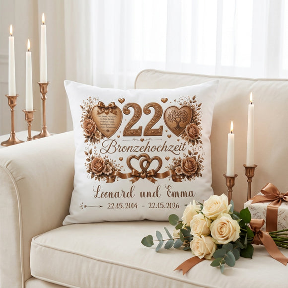 Personalisiertes Kissen zur Bronzehochzeit mit bronzefarbenen Herzen, Blumen und Lebensbaum