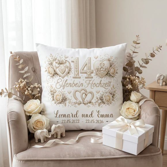 Personalisiertes Kissen zur Elfenbeinhochzeit mit Herzmotiv und individueller Gestaltung