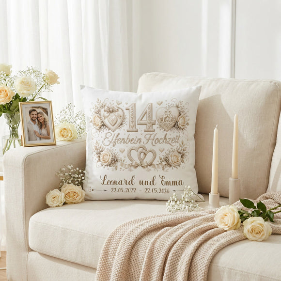 Geschenk 14. Hochzeitstag – personalisiertes Kissen zur Elfenbeinhochzeit mit Herzen und Namen