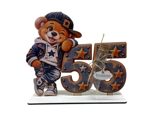 Geldgeschenk zum 55. Geburtstag mit großer Zahl 55 und Teddy mit Cap