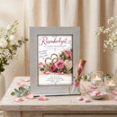 Geschenk zum 10. Hochzeitstag mit rosa Rosen, verschlungenen Herzen, Blüten und Eukalyptus