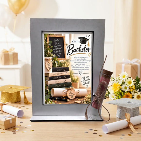 Bachelorabschluss Geschenk mit Büchern Wissen Engagement Ausdauer und Erfolg