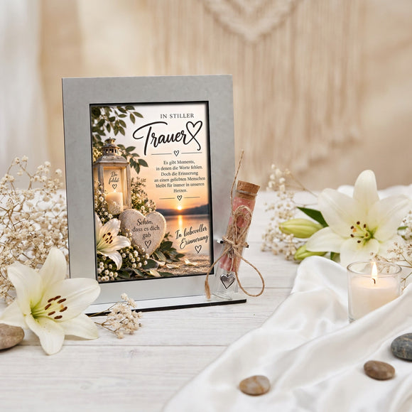 Geschenk bei Trauerfall mit Laterne, Kerze, Blumen und tröstenden Erinnerungsworten
