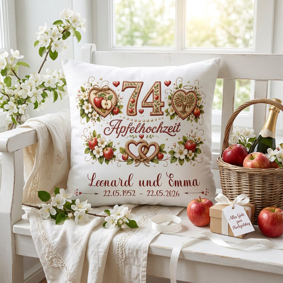 Personalisiertes Jubiläumskissen mit Apfelmotiv zum 74. Hochzeitstag