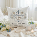 Leinenhochzeit Kissen personalisiert mit Herzen und Namen als Erinnerung an den 4. Hochzeitstag.