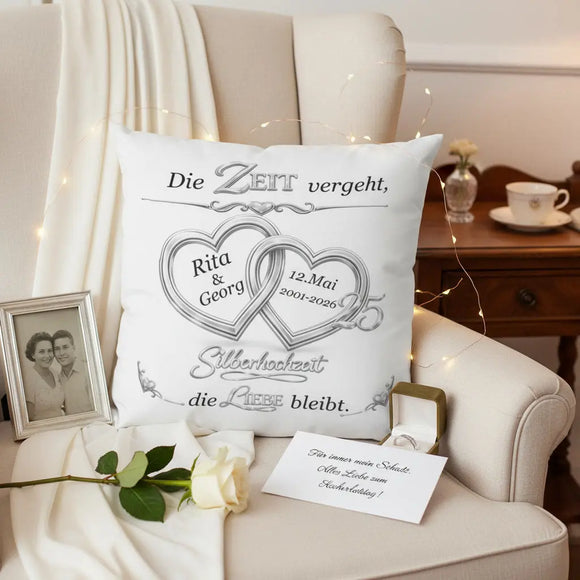 Personalisiertes Hochzeitskissen als Dekoration zur Silberhochzeit Feier