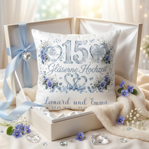 Geschenk zum 15. Hochzeitstag mit eleganter Glasoptik und Namen des Ehepaares