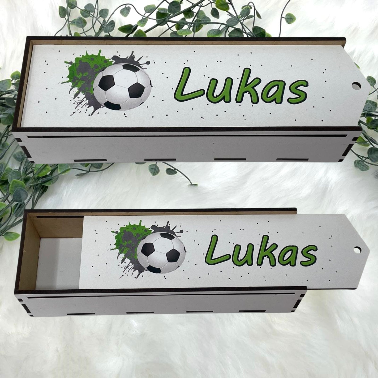 Stiftebox aus Holz Personalisiert | Geschenk Einschulung | Federmäppchen Holzbox stifte etui | Stiftehalter Schulanfang | Mädchen und Junge | Fussball grün