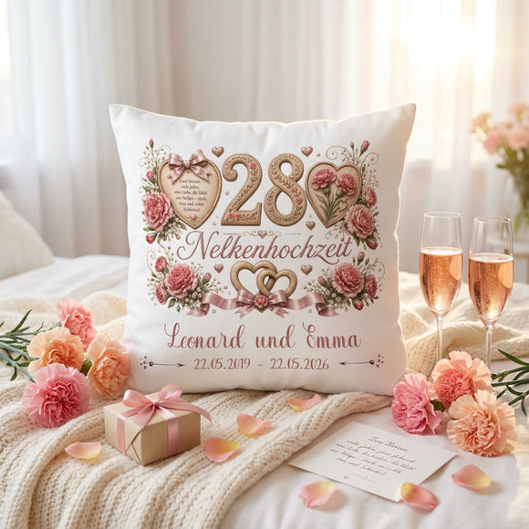 Geschenk zum 28. Hochzeitstag mit romantischem Nelken-Design und Namen des Ehepaares