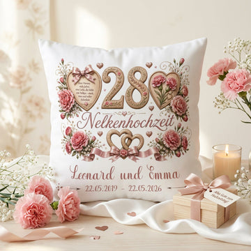 Geschenk Nelkenhochzeit – personalisiertes Kissen mit Namen und Datum zum 28. Hochzeitstag