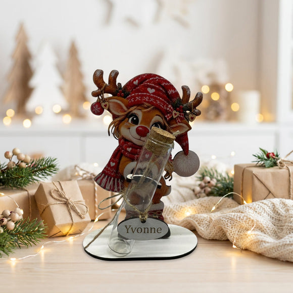 Weihnachtsgeschenk mit Name und Rentier im roten Winter Design