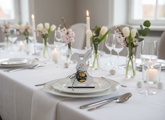 Personalisierte Osterhasen aus weißem HDF als Gastgeschenk bei Kommunion oder Taufe