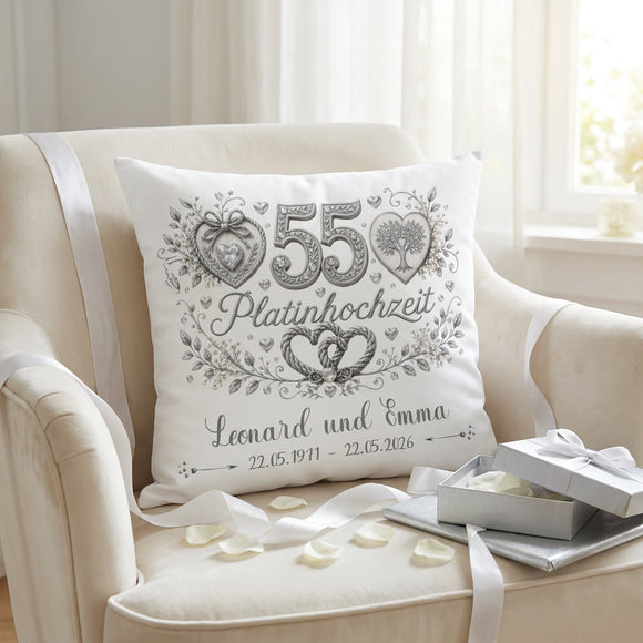 Platinhochzeit Kissen personalisiert mit großer 55 und silbernen Herzen
