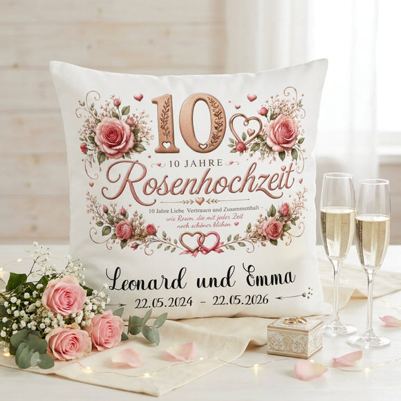 Romantisches Kissen als Geschenk zur Rosenhochzeit mit individueller Personalisierung