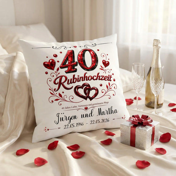 Rubinhochzeit Geschenk als personalisiertes Kissen mit Herzen und individueller Gestaltung